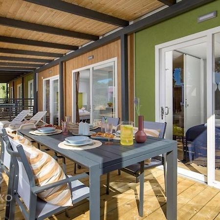 Premium Mobile Home In Новаля Екстериор снимка