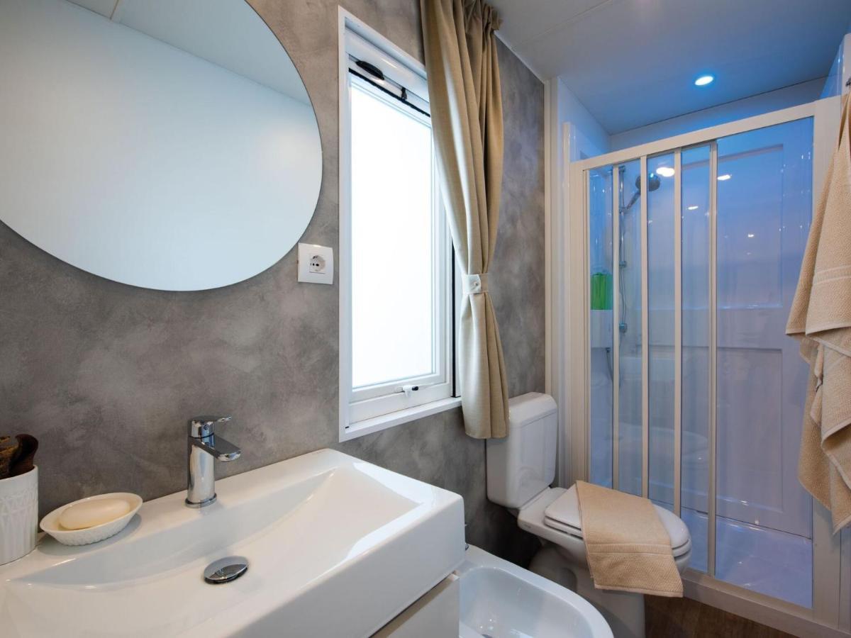 Premium Mobile Home In Новаля Екстериор снимка