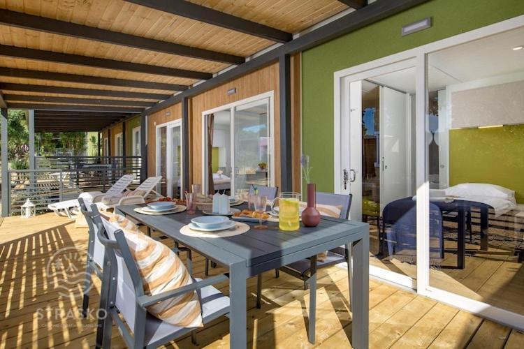 Premium Mobile Home In Новаля Екстериор снимка